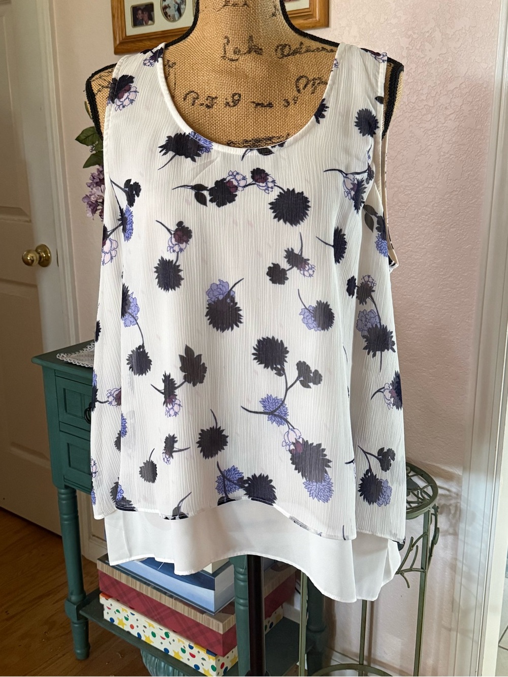 Gorgeous Apt 9 Blouse Ivory Purple Floral Sleeveless Sheer Layered XL